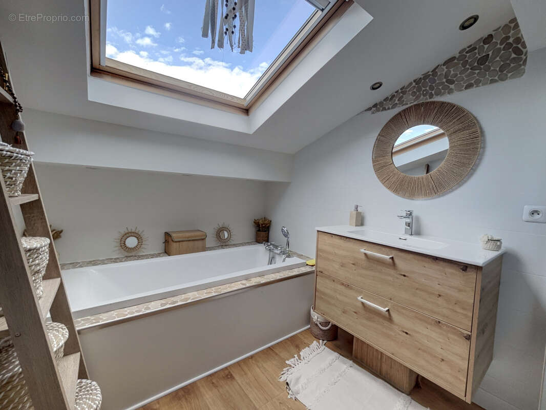 Appartement à VIVIERS-DU-LAC