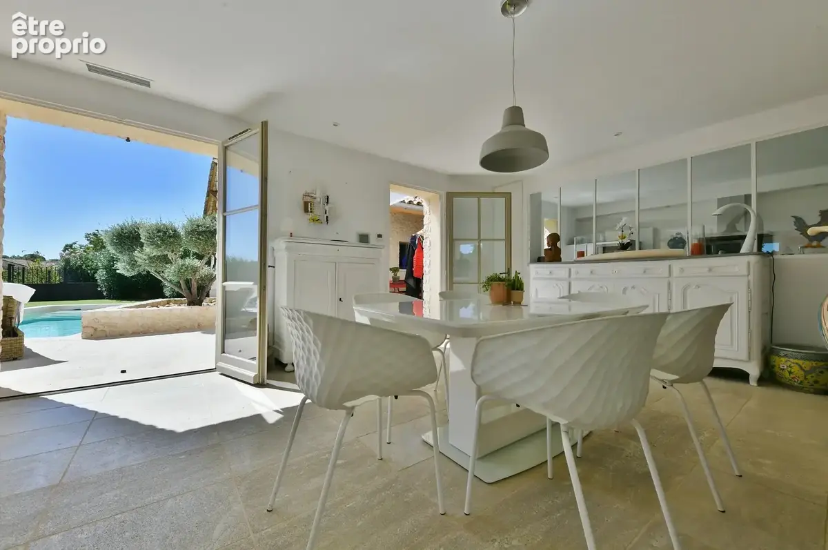 Uzès : Unique propriété avec jardin, piscine et vue - photo 23