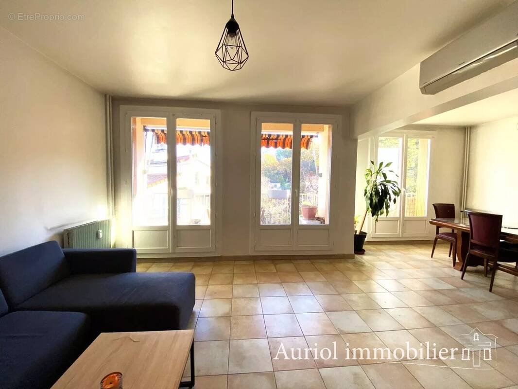 Appartement à AURIOL