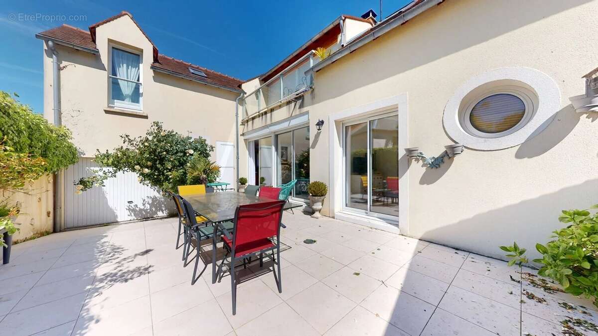 Maison à CERNAY-LA-VILLE