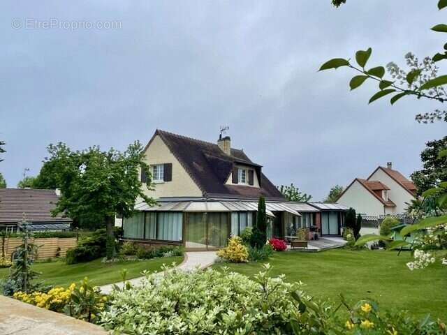 Maison à FONTAINE-ETOUPEFOUR
