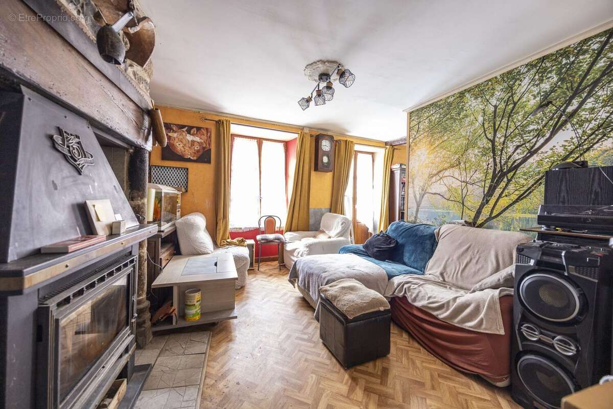 Appartement à PLEAUX