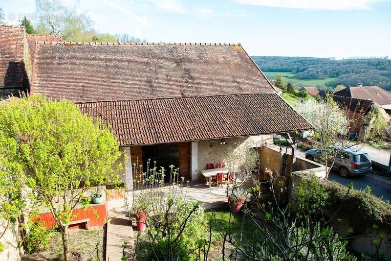 Maison à ALISE-SAINTE-REINE