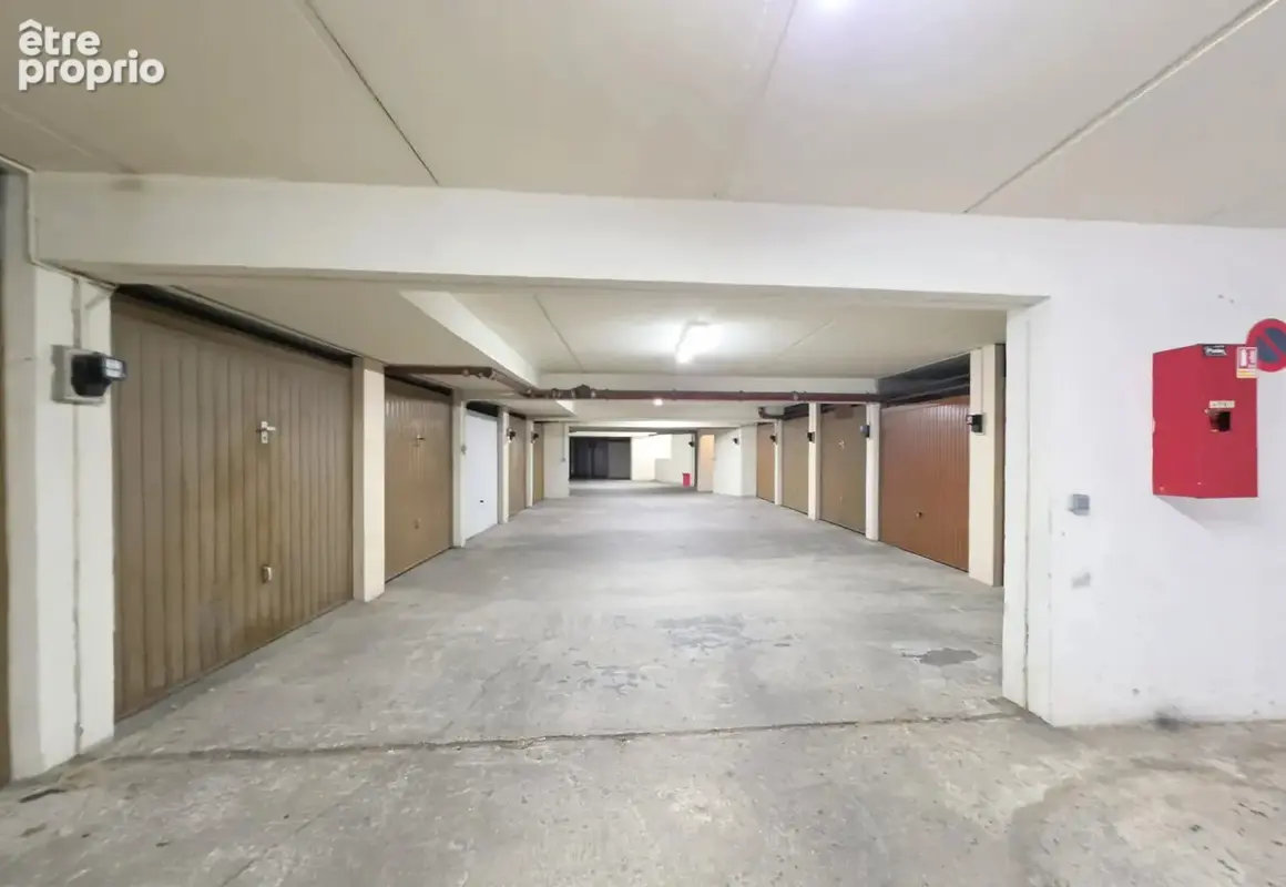 Hyères centre-ville – Grand T2 de 53,62 m² avec terrasse, garage et cave - photo 16