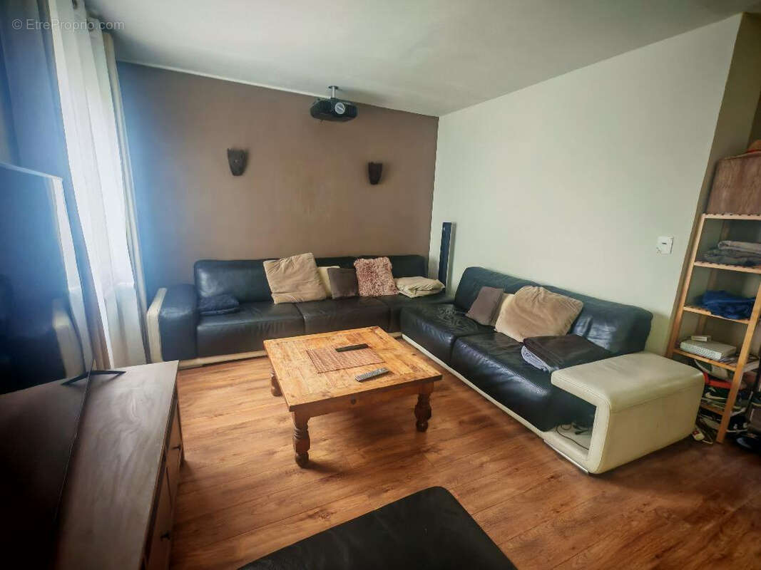 Appartement à SARTROUVILLE