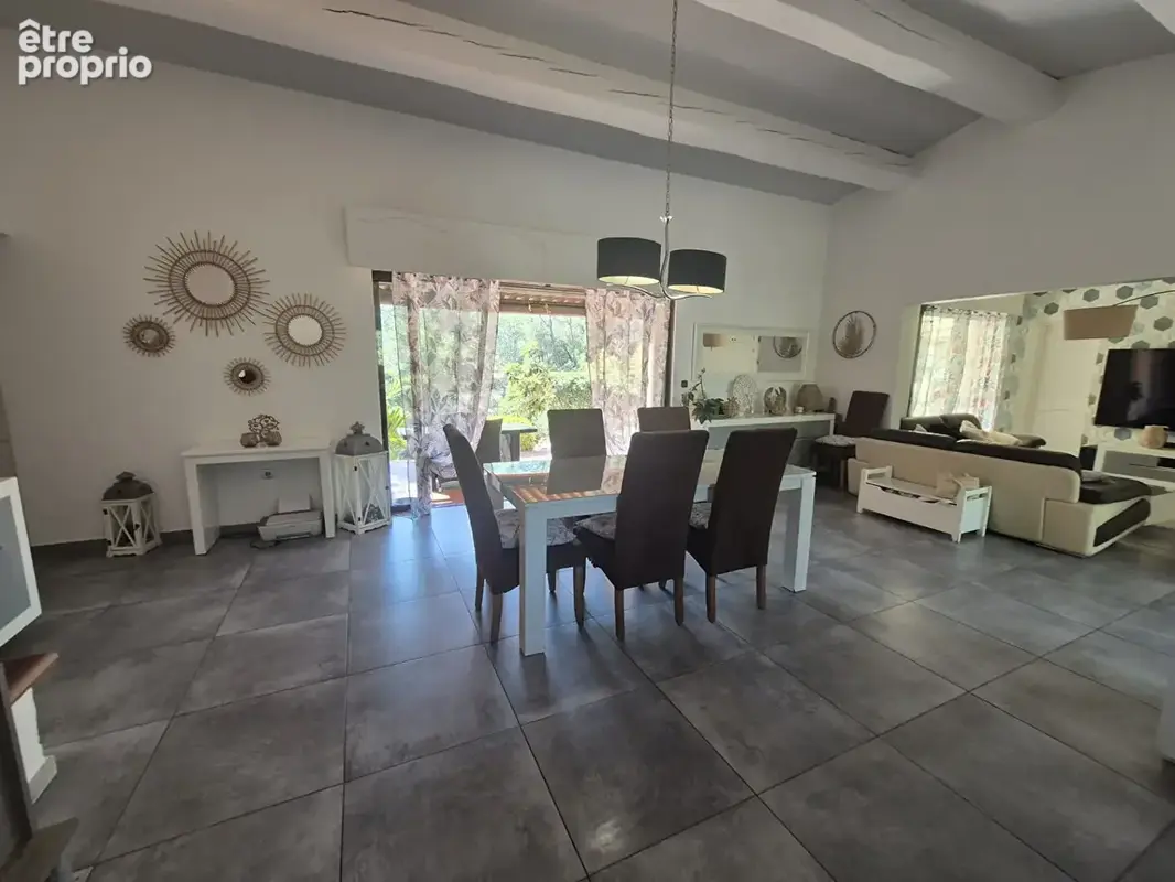 Maison Roquebrune Sur Argens 137m² piscine et sous sol - photo 2
