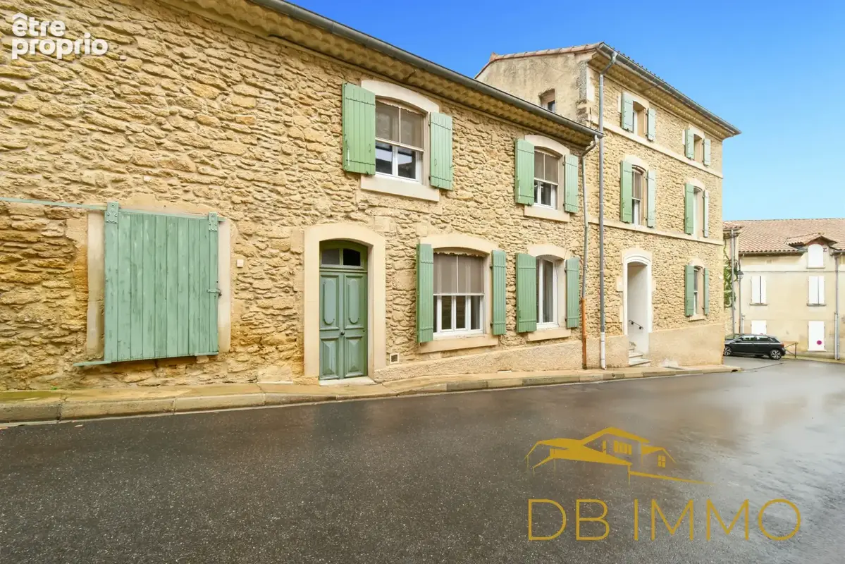 Chateauneuf-du-Pape, un immeuble en pierre à réinventer, au coeur du village - photo 1