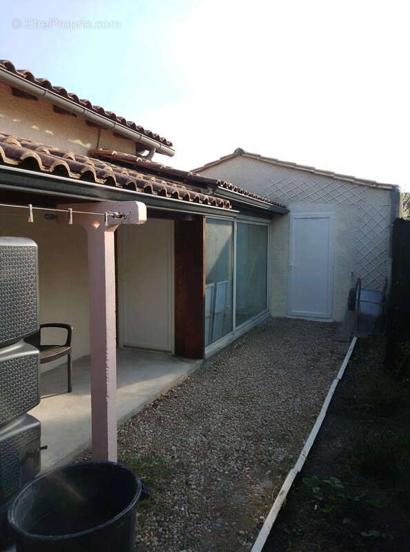 Maison à COUTRAS