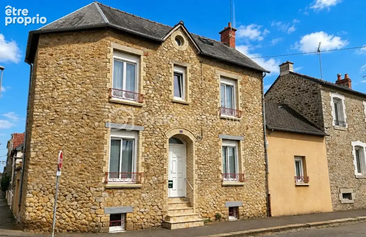 Maison à FOUGERES