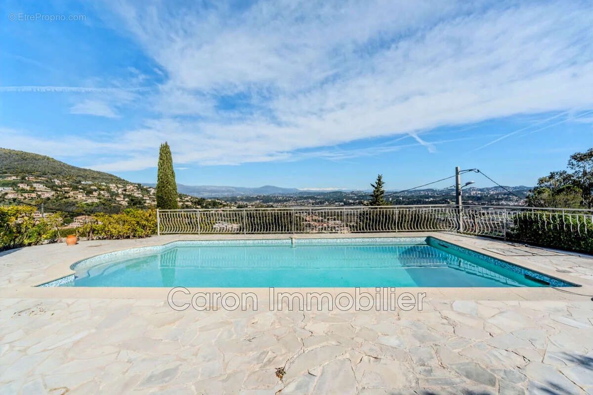 Maison à MANDELIEU-LA-NAPOULE