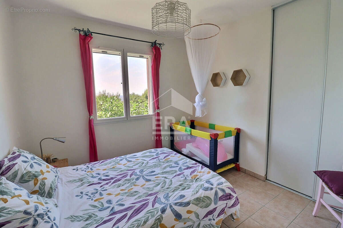 Maison de plain pied, 3 ch sur 4.000m2 de jardin - photo 12