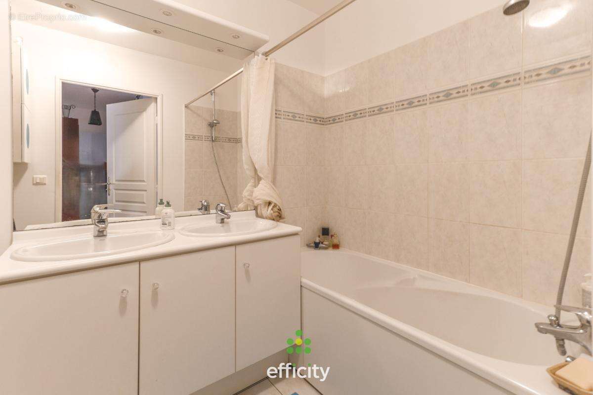 Appartement à LE PERREUX-SUR-MARNE