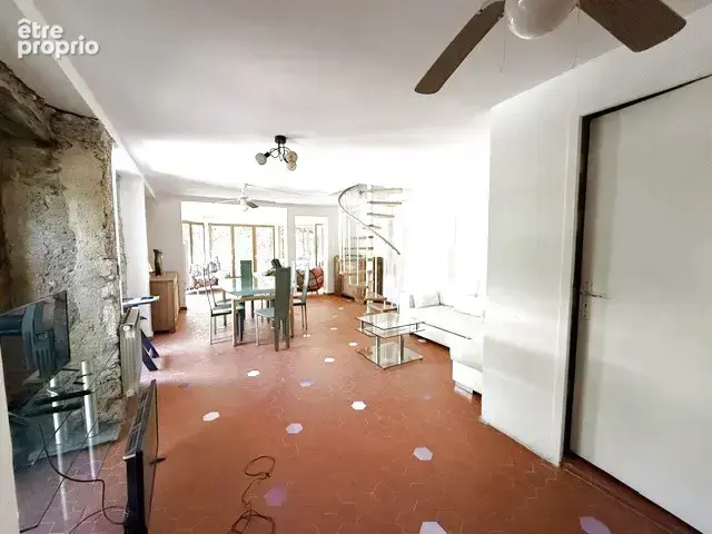 Salernes   Maison en pierre de 156 m2 sur un terrain boisé de 5 931 m2 - photo 7