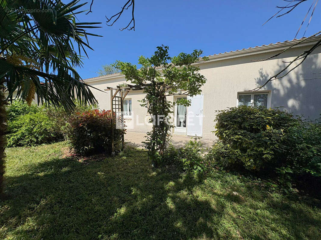 Maison à SAINTES
