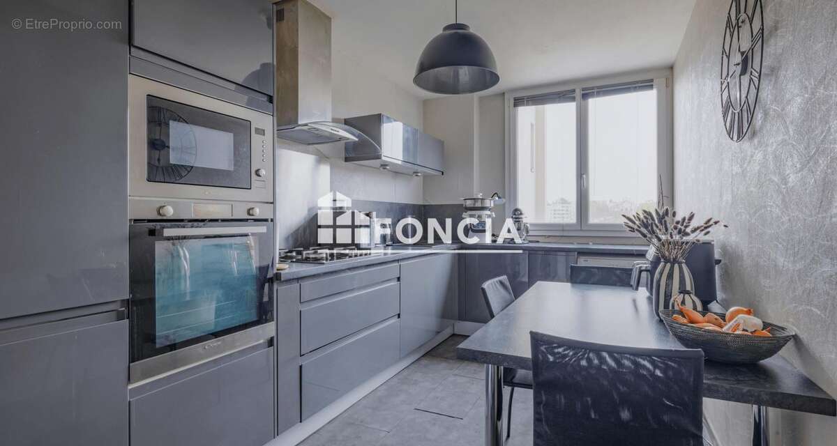 Appartement à LYON-5E