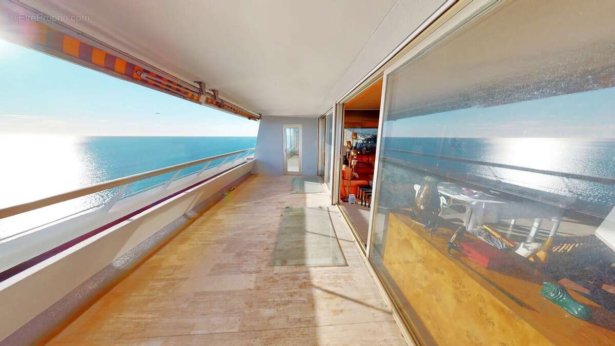 Appartement à VILLENEUVE-LOUBET