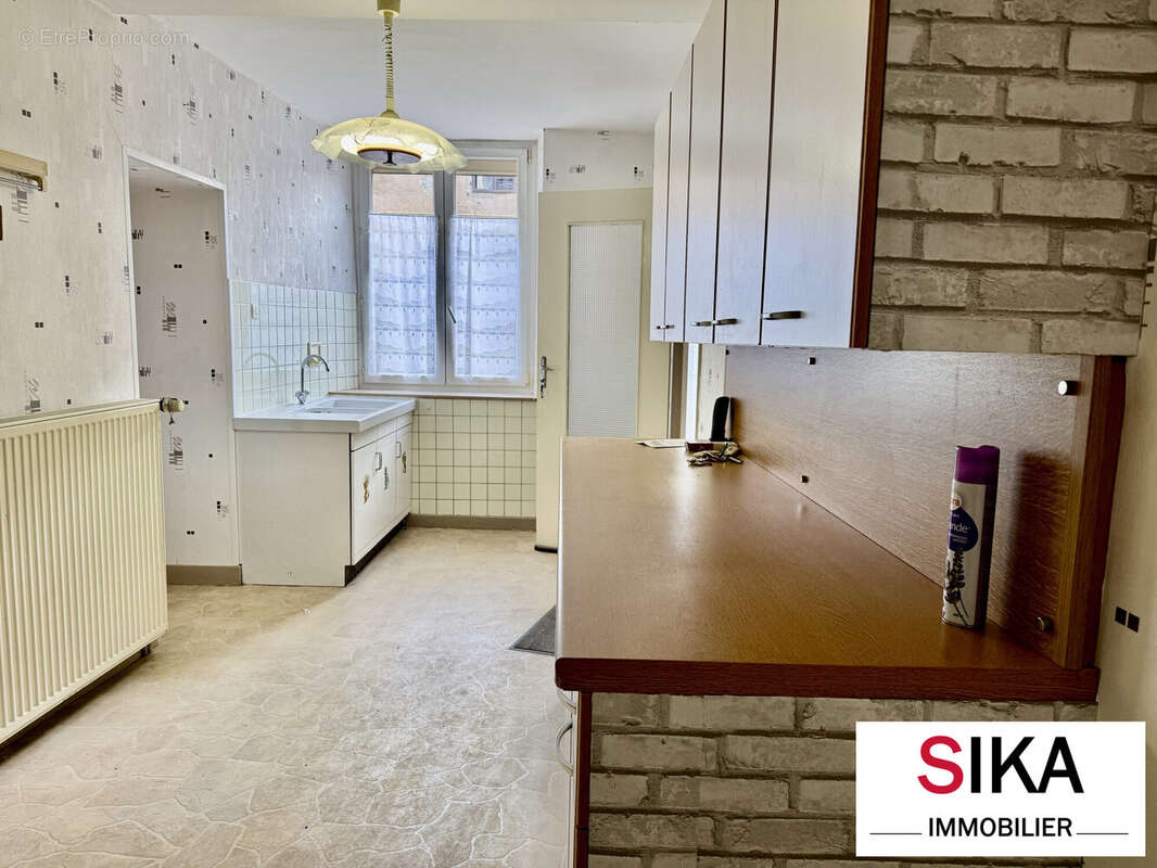 Maison à MAIZIERES-LES-VIC