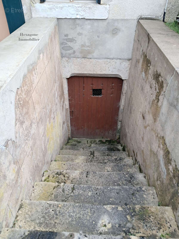 Maison à FAVERELLES