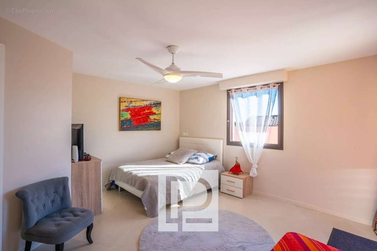 Maison à MANDELIEU-LA-NAPOULE