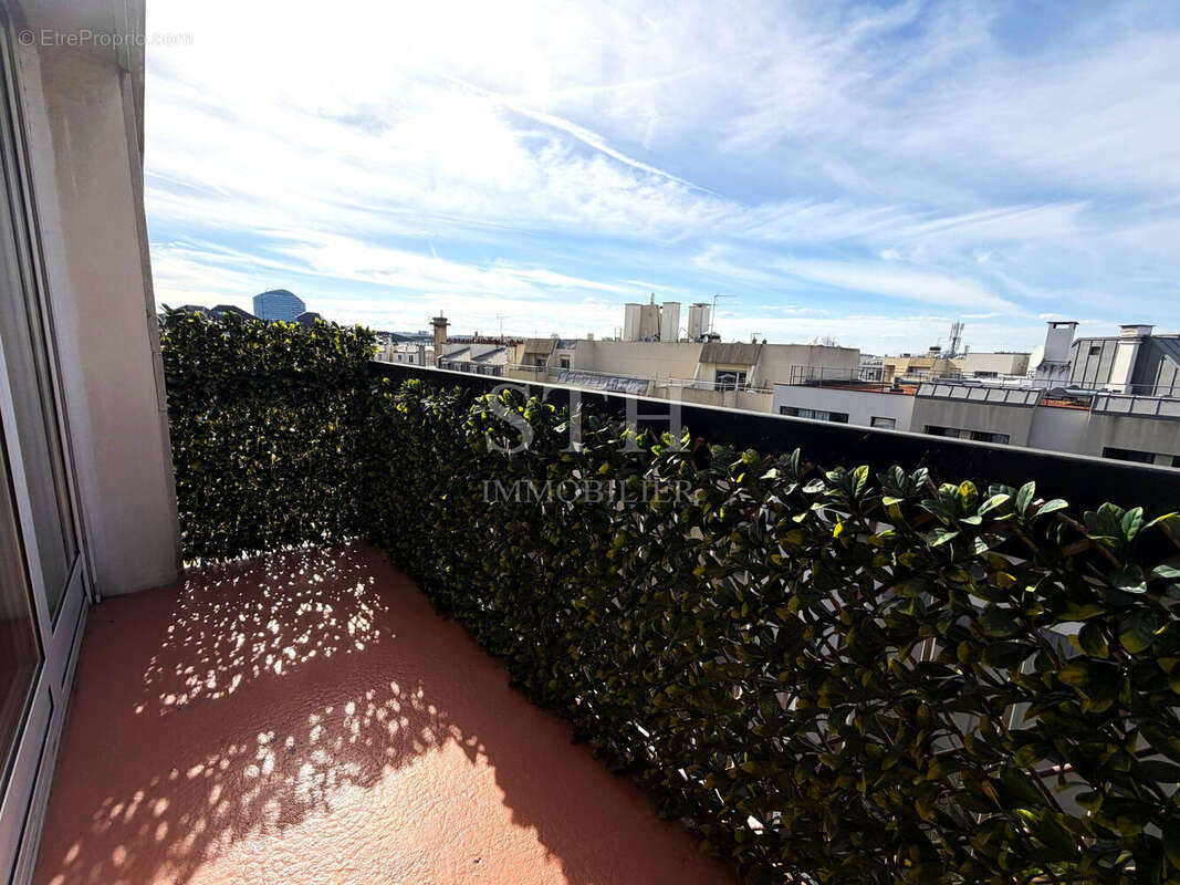 Appartement à PARIS-15E