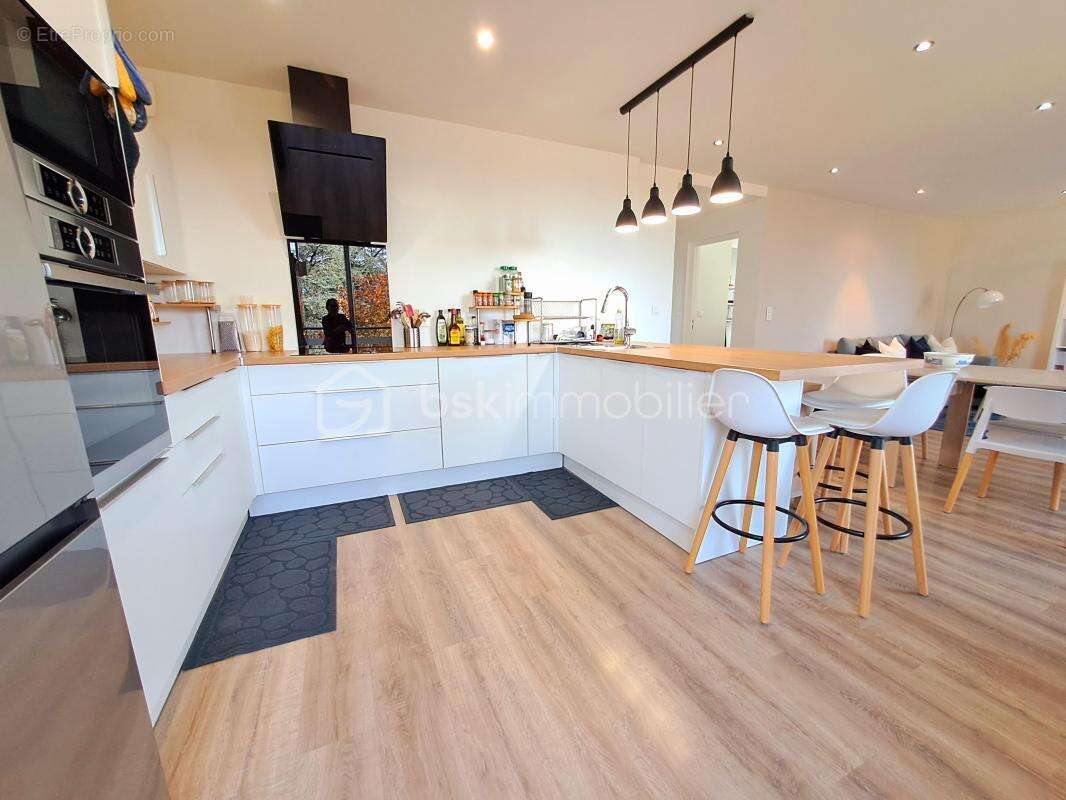 Appartement à DECINES-CHARPIEU