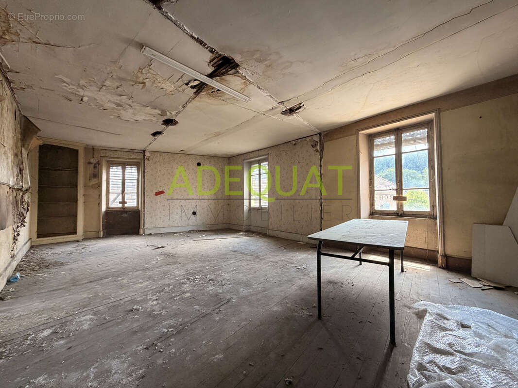 Appartement à LA TOUR-DU-PIN
