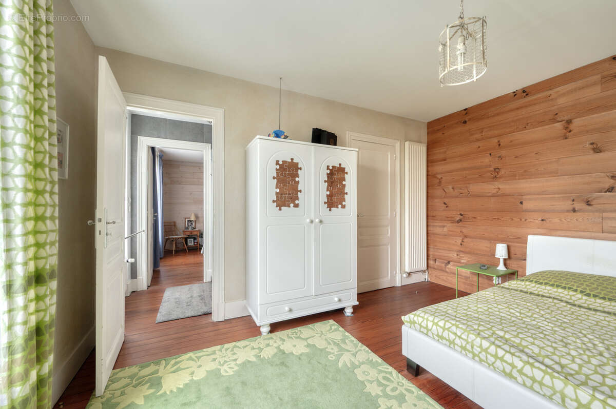 Maison à BONNIERES-SUR-SEINE