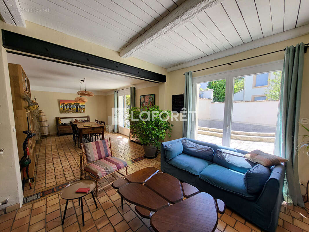 Maison à L'ISLE-SUR-LA-SORGUE