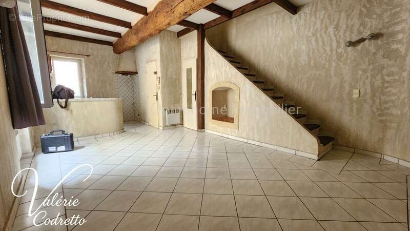 Maison à SOLLIES-TOUCAS