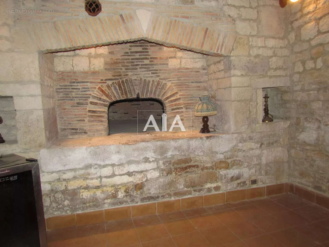 Maison à COURCOME