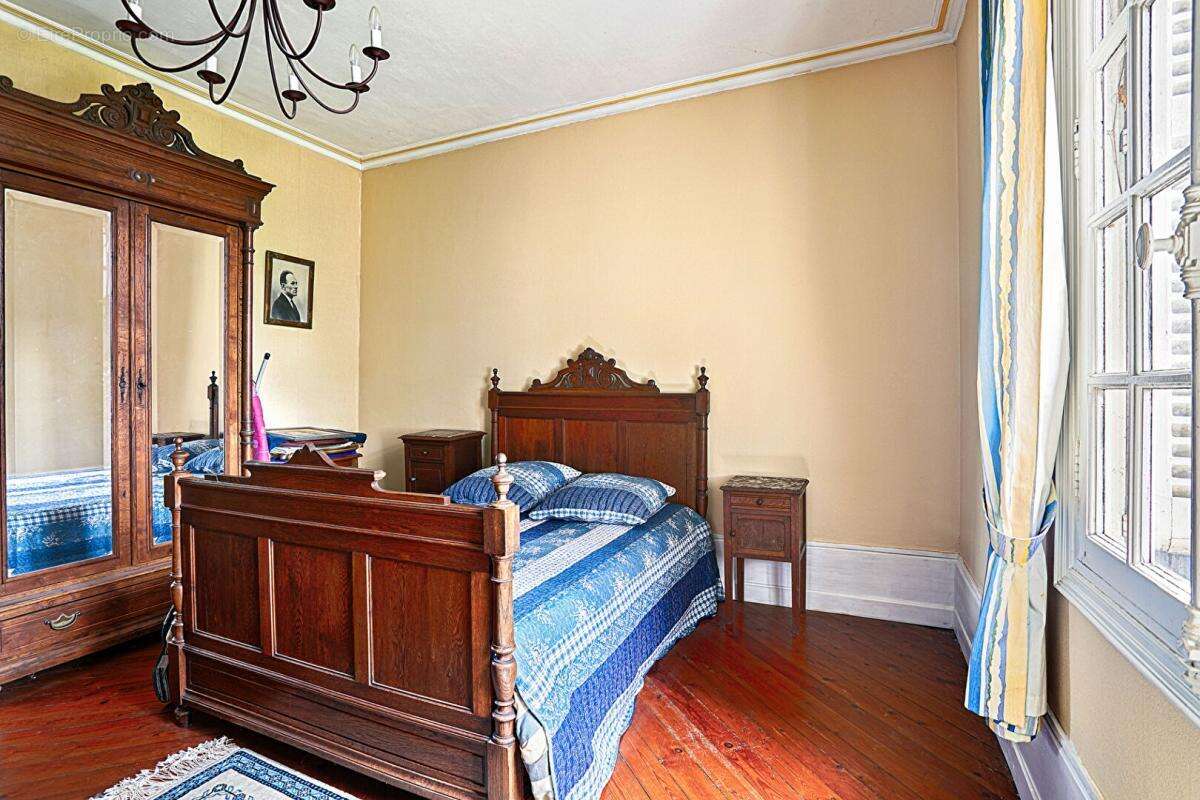 Maison à SAINT-ETIENNE-DU-ROUVRAY