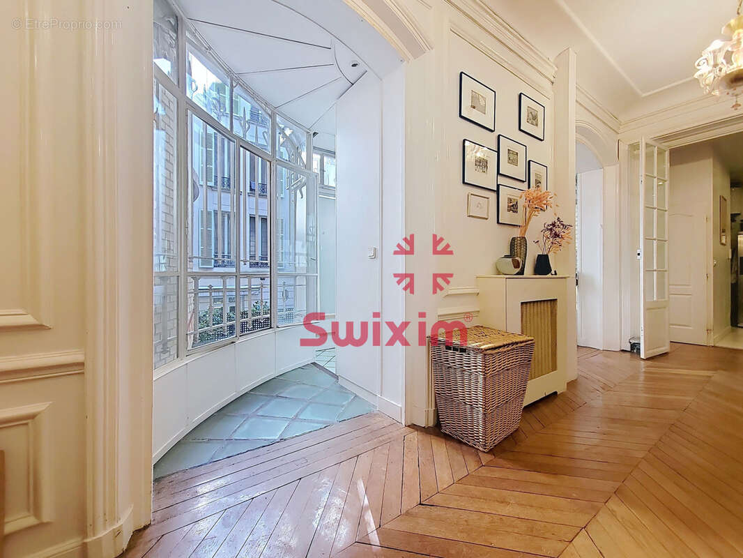 Appartement à PARIS-17E