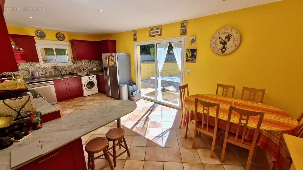 Maison lumineuse de 4 chambres avec grand jardin, piscine et vues dégagées près de Pézenas - photo 7