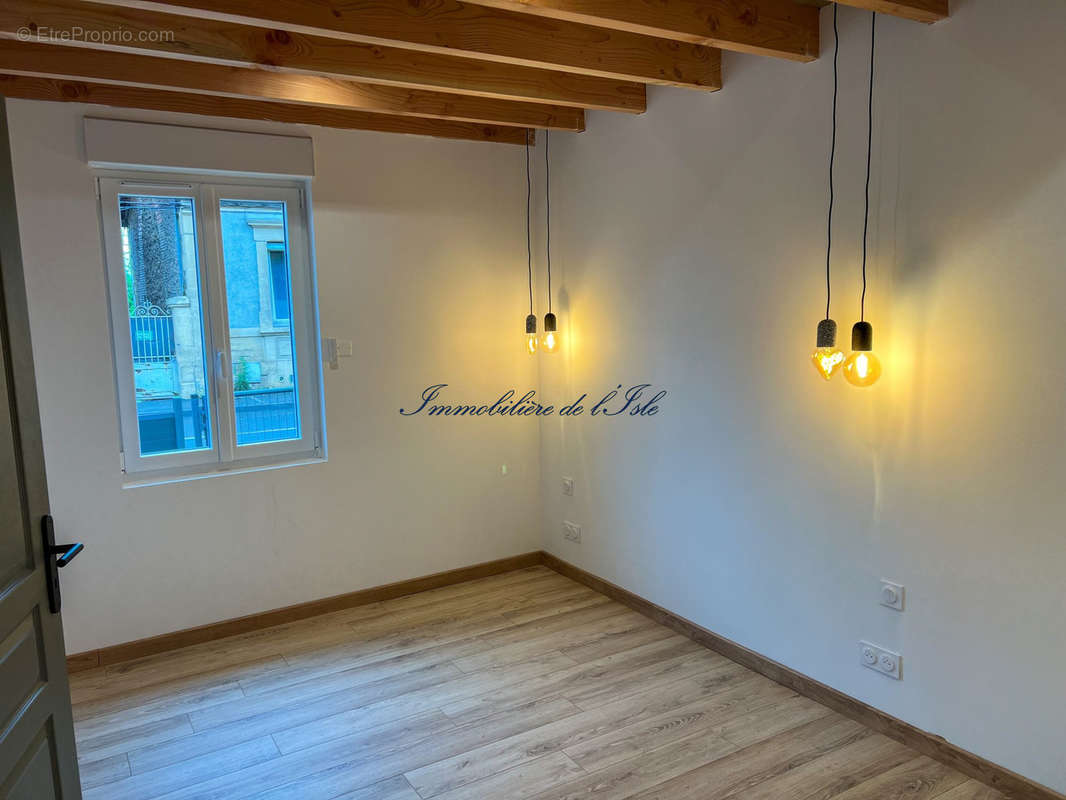 Maison à COULOUNIEIX-CHAMIERS