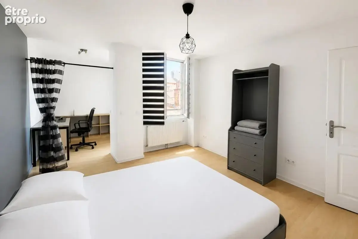 Appartement de 4 pièces de 107 m² à Saint-Étienne - photo 9