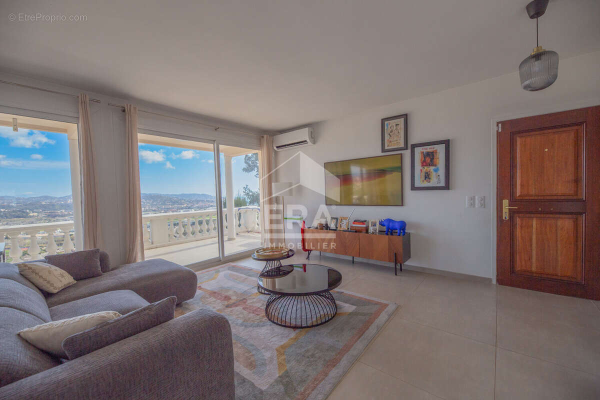 Maison à MANDELIEU-LA-NAPOULE