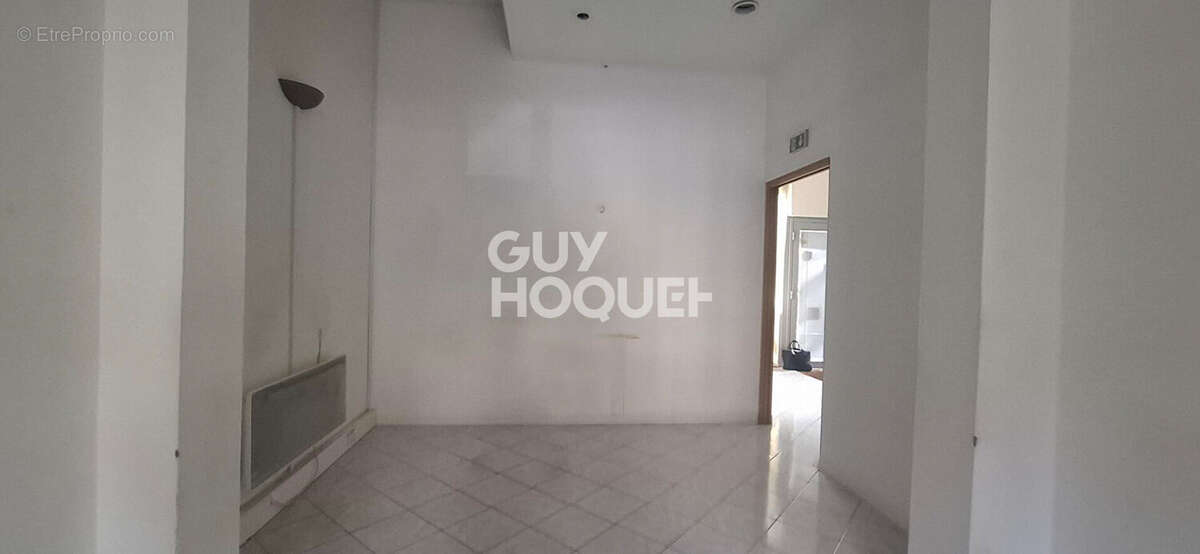 Commerce à MANTES-LA-JOLIE