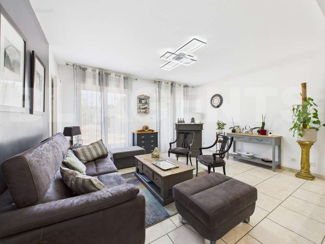 CAM04006G0-PR0036-STILL007 - Maison à MONTGERON