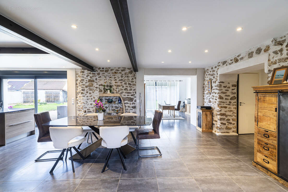 Maison à LIMOURS