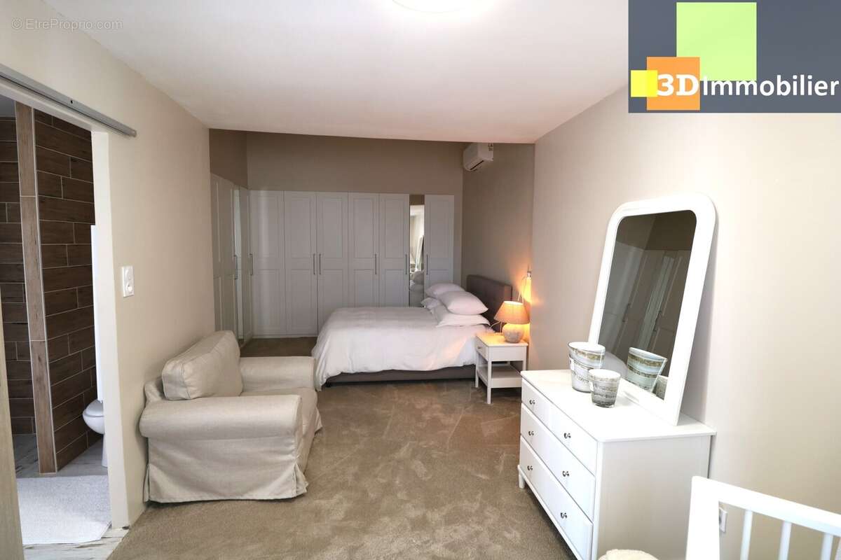 GRANDE CHAMBRE 20M²