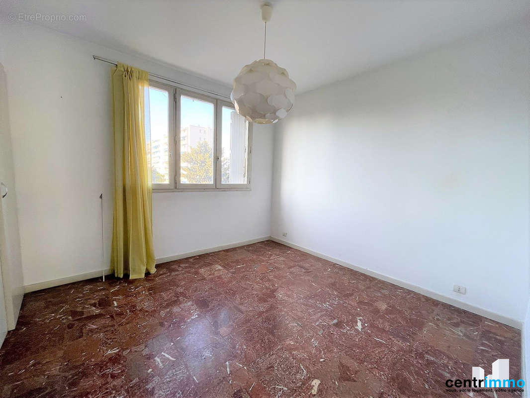 Chambre 2 Centrimmo - Appartement à MONTPELLIER