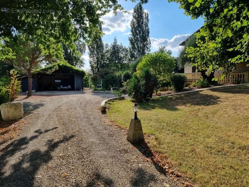 Maison à SAINTE-LIVRADE-SUR-LOT