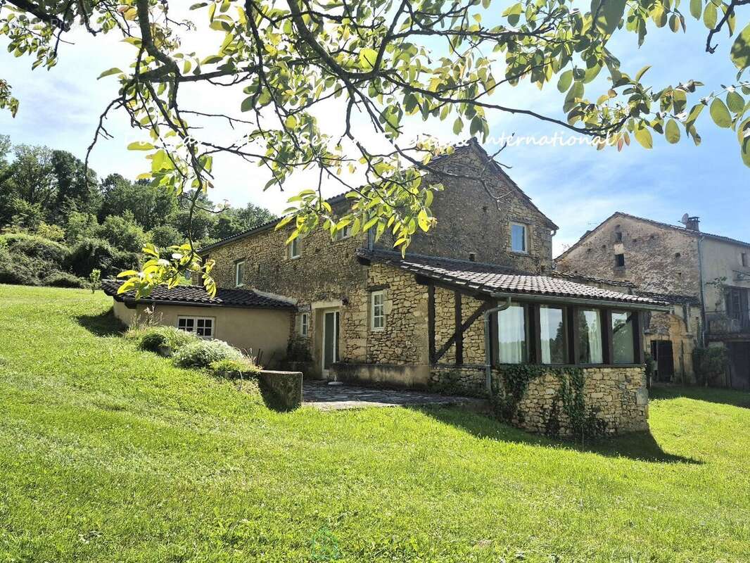 Superbe propriété en pierre de caractère avec gîte, annexe et vue dégagée - photo 5