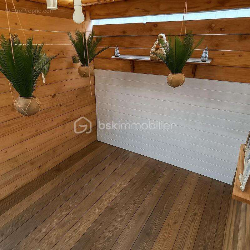 À vendre – maison familiale évolutive 130,50 m² – 4 chambres – 2 logements (t3 + t3) – jardin – terrasses – garage – toulon oues - photo 27