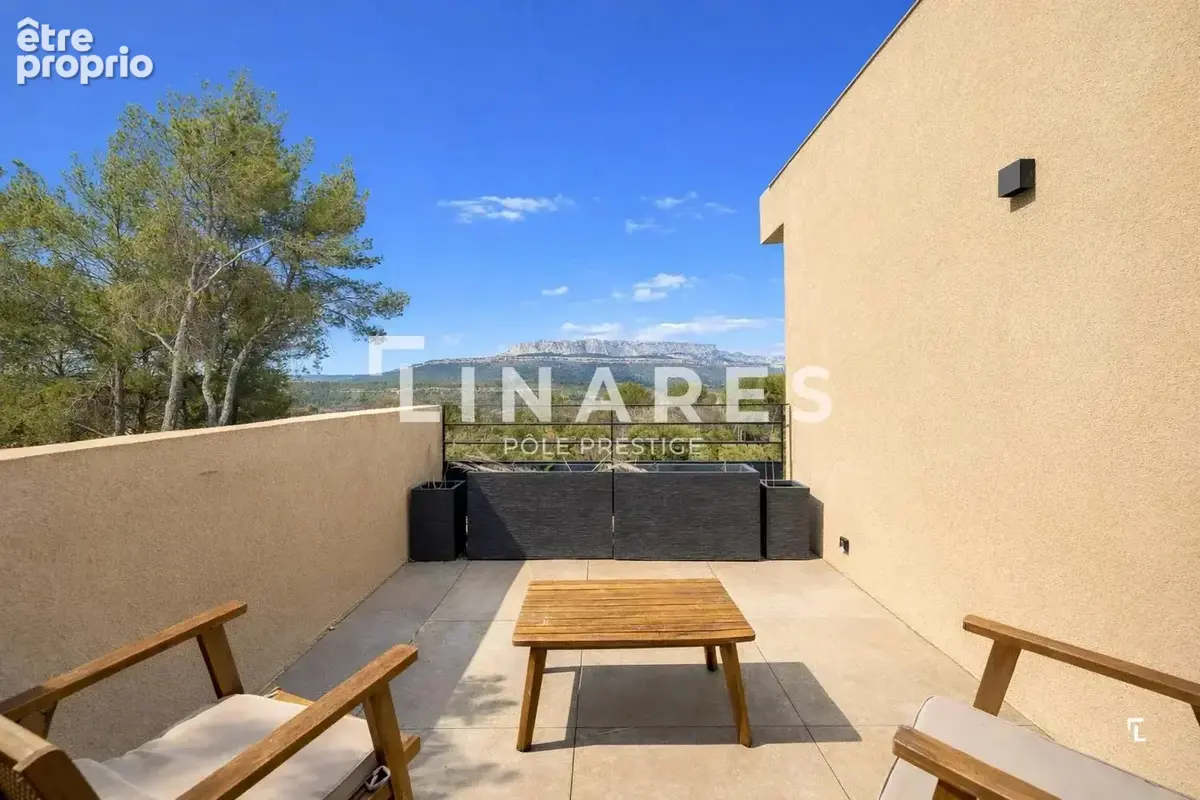DESIGN & VIEW - Villa T7 de 250m2 - Vue Sainte Victoire - Terrain 2470m2 - Piscine - 13710 FUVEAU - photo 17