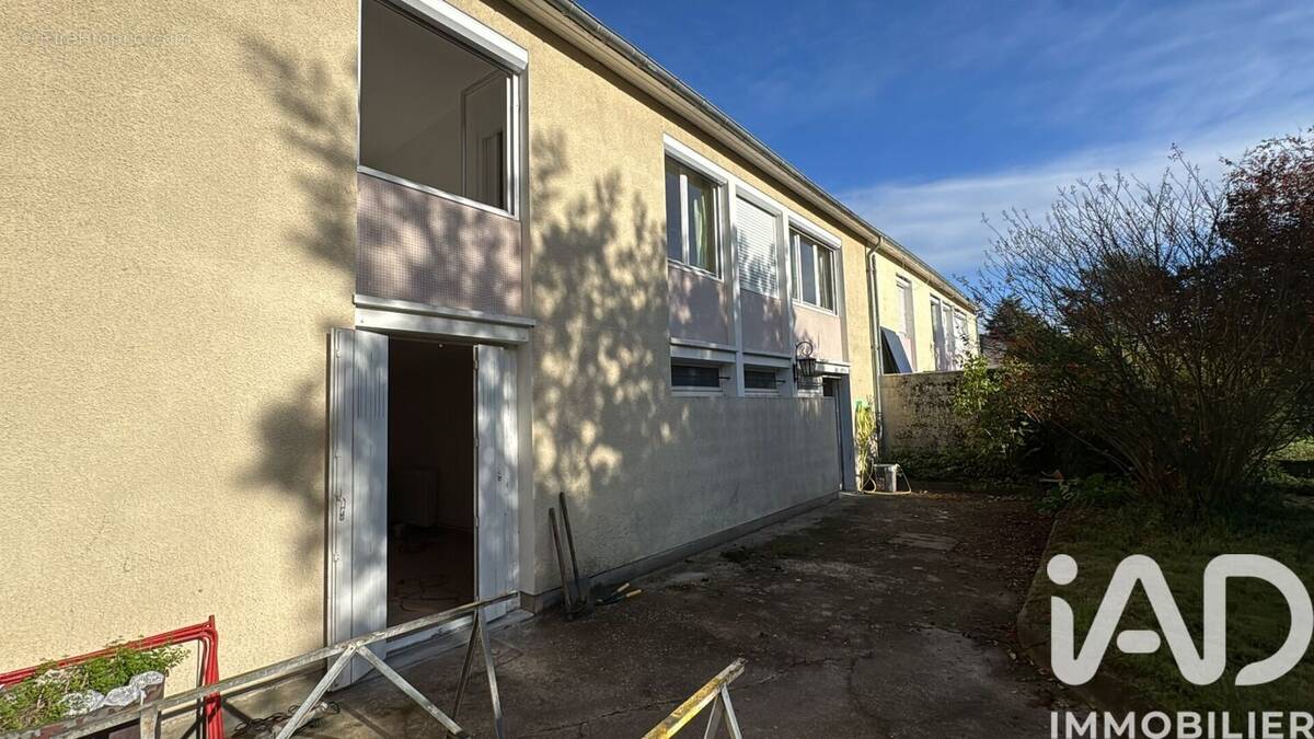 Photo 1 - Maison à CHATELLERAULT