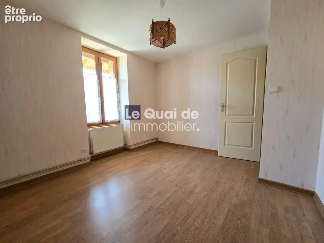 Maison 6 pièces 115 m² à vendre à Brezins (38590) - photo 4