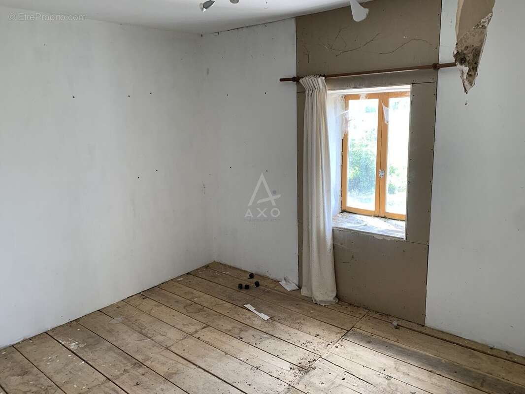 Ensemble immobilier proche de la Rochefoucauld - photo 9