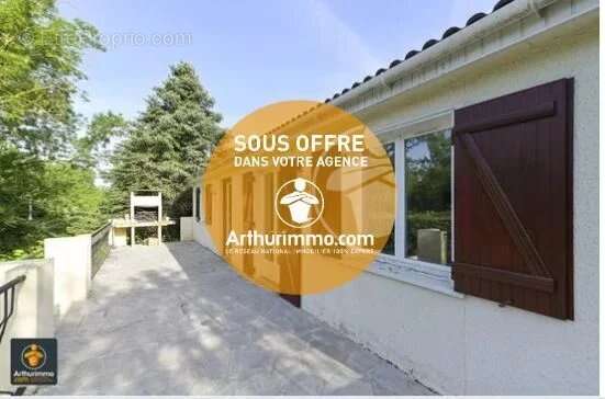 Maison à FRONTENAY-ROHAN-ROHAN