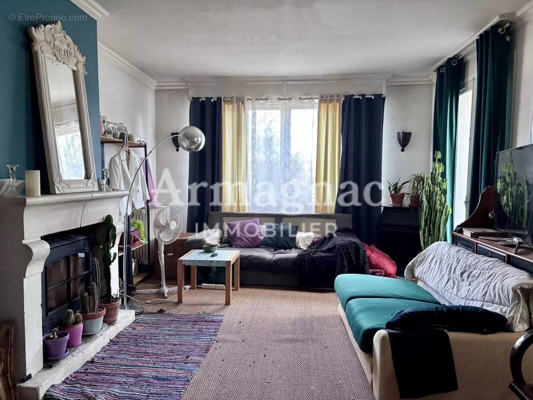 Maison à VIC-FEZENSAC